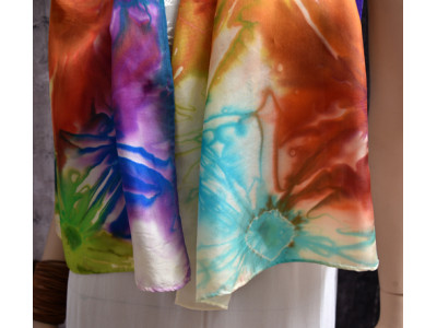 Handgeschilderde zijden pongeesjaal in allerlei kleuren, 180 x 45 cm