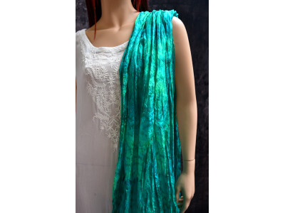 Echte handgeschilderde zijden krinkelsjaal, groen turquoise, uniek en kleurrijk