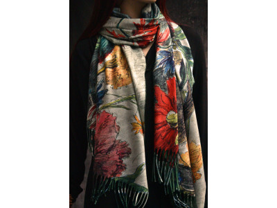 Sjaal met heel veel bloemen, poppies, papavers, klaprozen en andere bloemen