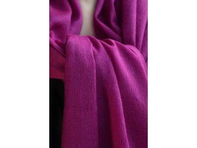 Sjaal, fuchsia, wol en zijde, opengeweven strepen