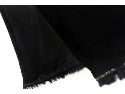 Zwarte zijde fluwelen sjaal gevoerd met zwarte chiffon zijde, bontfranjes