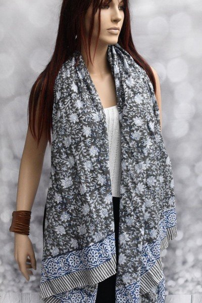 Katoenen sjaal of pareo met originele blockprint, blauw, wit, grijs