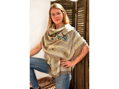 Wollen sjaal of stola in laagjes met franjes, bohemian, taupe en offwhite