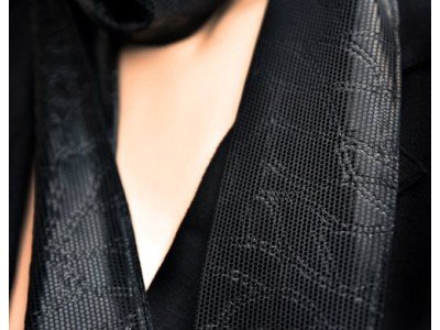 Heel lang smal zwart stropdas sjaaltje, glimmend 