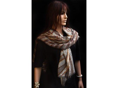 Wollen sjaal of stola, lijnenspel, bruin, cognac, beige, offwhite
