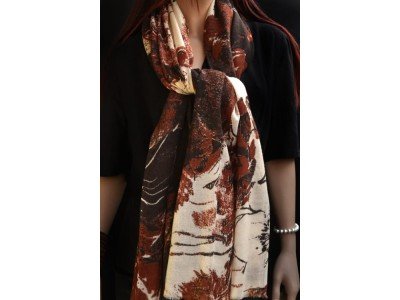 Wollen sjaal of stola, bruin en offwhite, bloemen