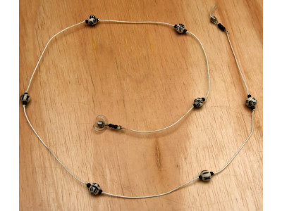Handmade design brillenkoordje, zwart wit met etnische kralen