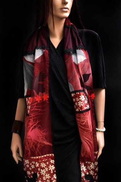 Patchwork vintage style sjaal met kant en franjes, rood, zwart en grijs